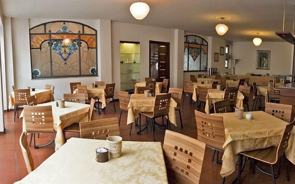 Hotel Antares Arona Bagian luar foto