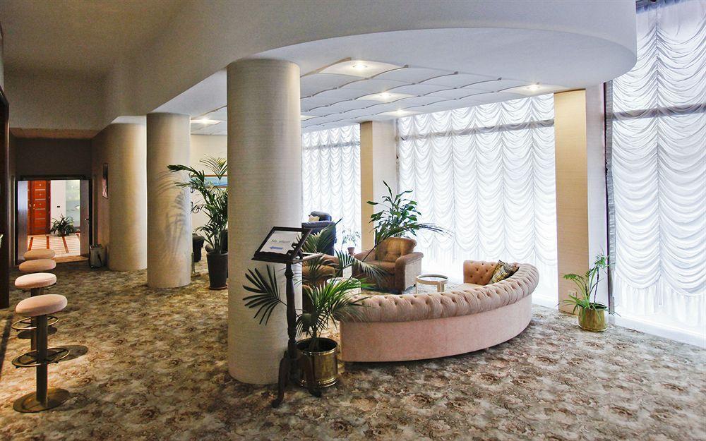 Hotel Antares Arona Bagian luar foto