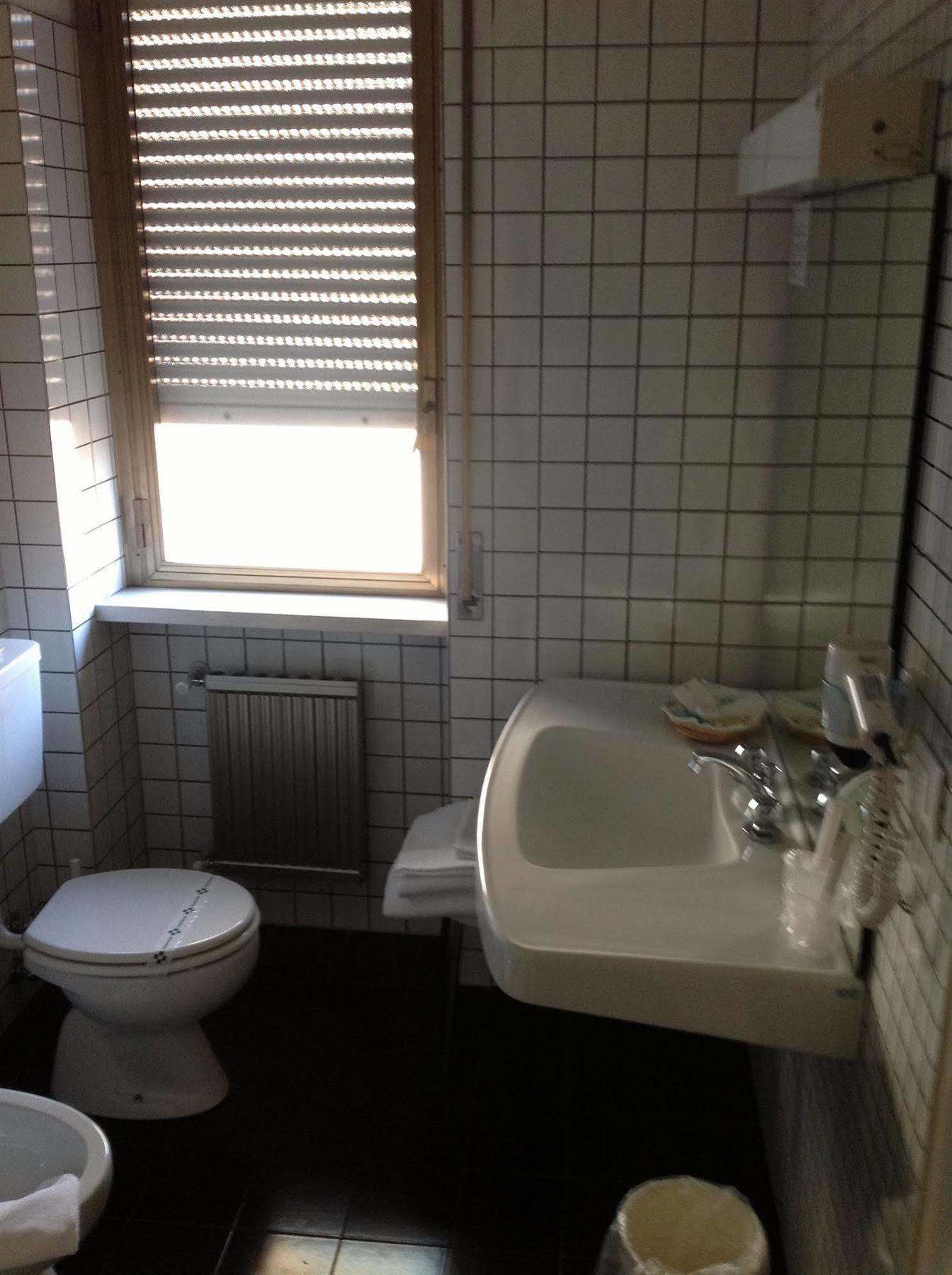 Hotel Antares Arona Bagian luar foto