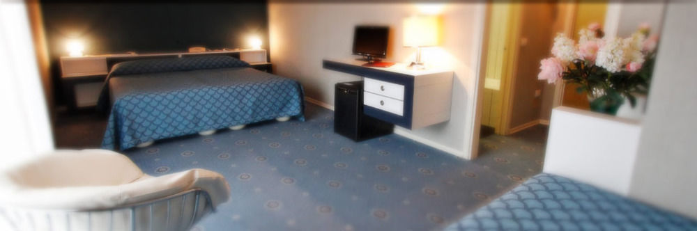 Hotel Antares Arona Bagian luar foto